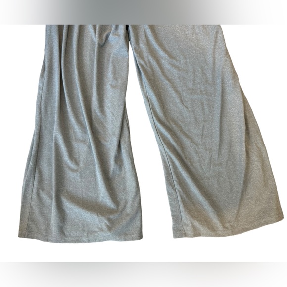 HALARA Gray Sleeveless Jumpsuit with Wide-Leg Design - Picture 7 of 8